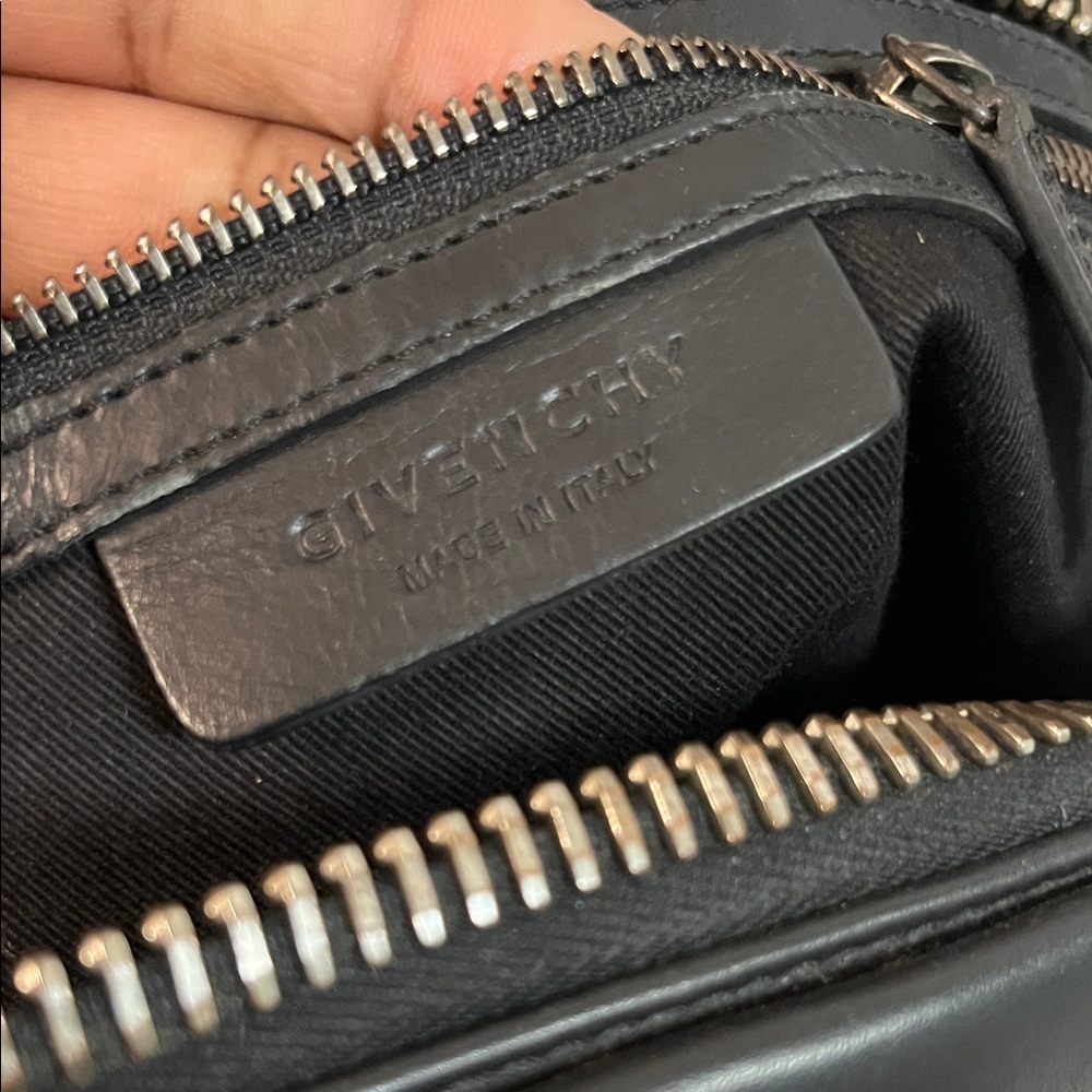 Givenchy Antigona Black Leather Satchel - large - Picture 10 of 13